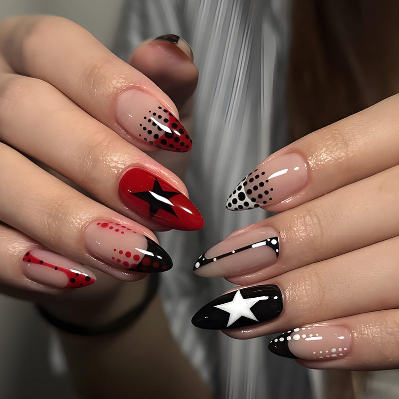 Artificial nail set with eye-catching star and dot designs Kalsten