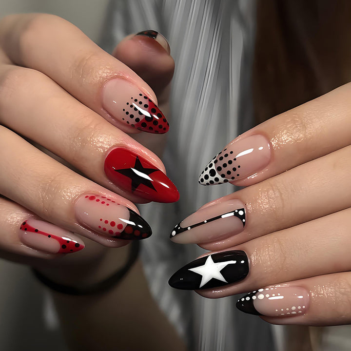 Artificial nail set with eye-catching star and dot designs Kalsten