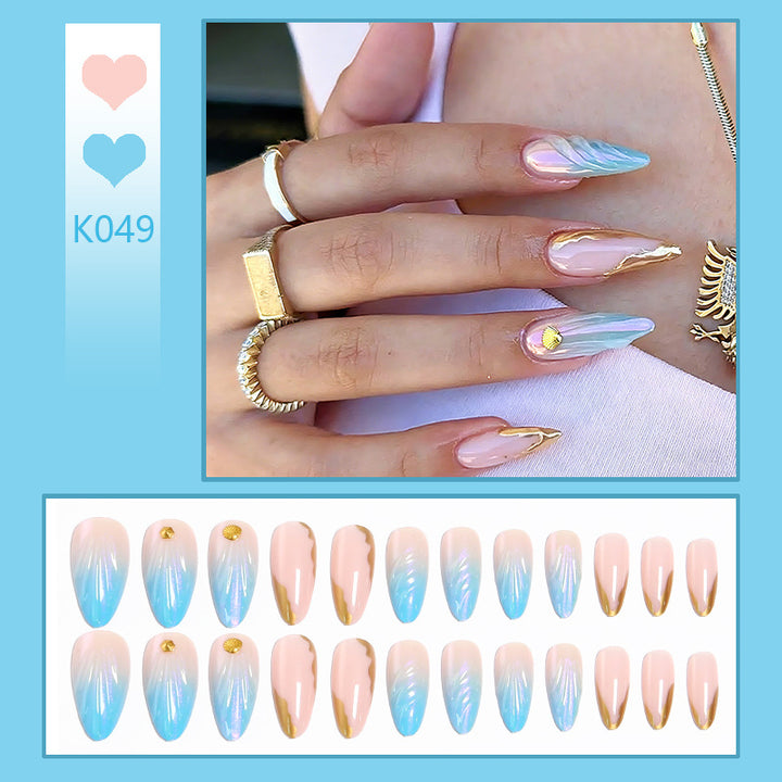 Artificial nails with elegant gradient and golden accents Kalsten