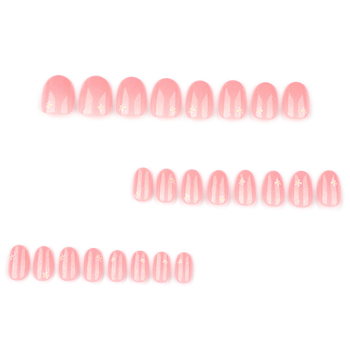 Elegant Nail Art with delicate floral motifs Kalsten