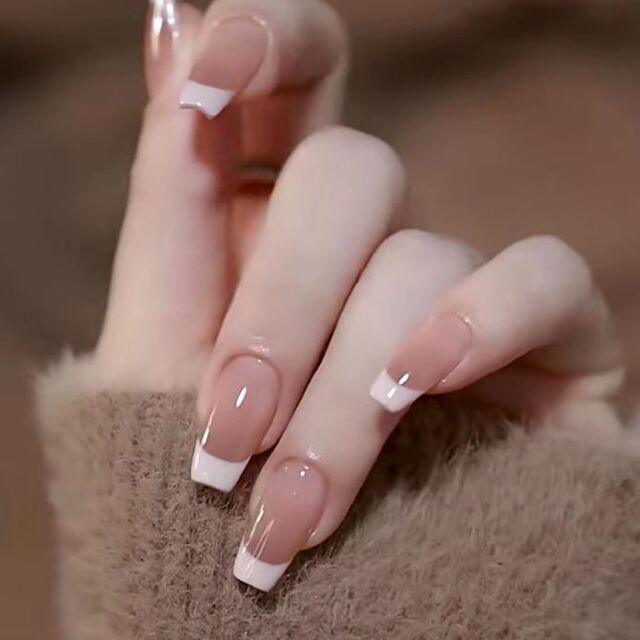 Classic French Tip Press-On Nails Kalsten