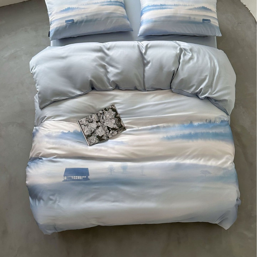 Modern striped bedding set made of cotton satin with hand-drawn stripes and contrasting piping