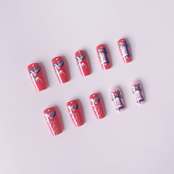 Artificial nail set with festive Christmas design and glitter details Kalsten