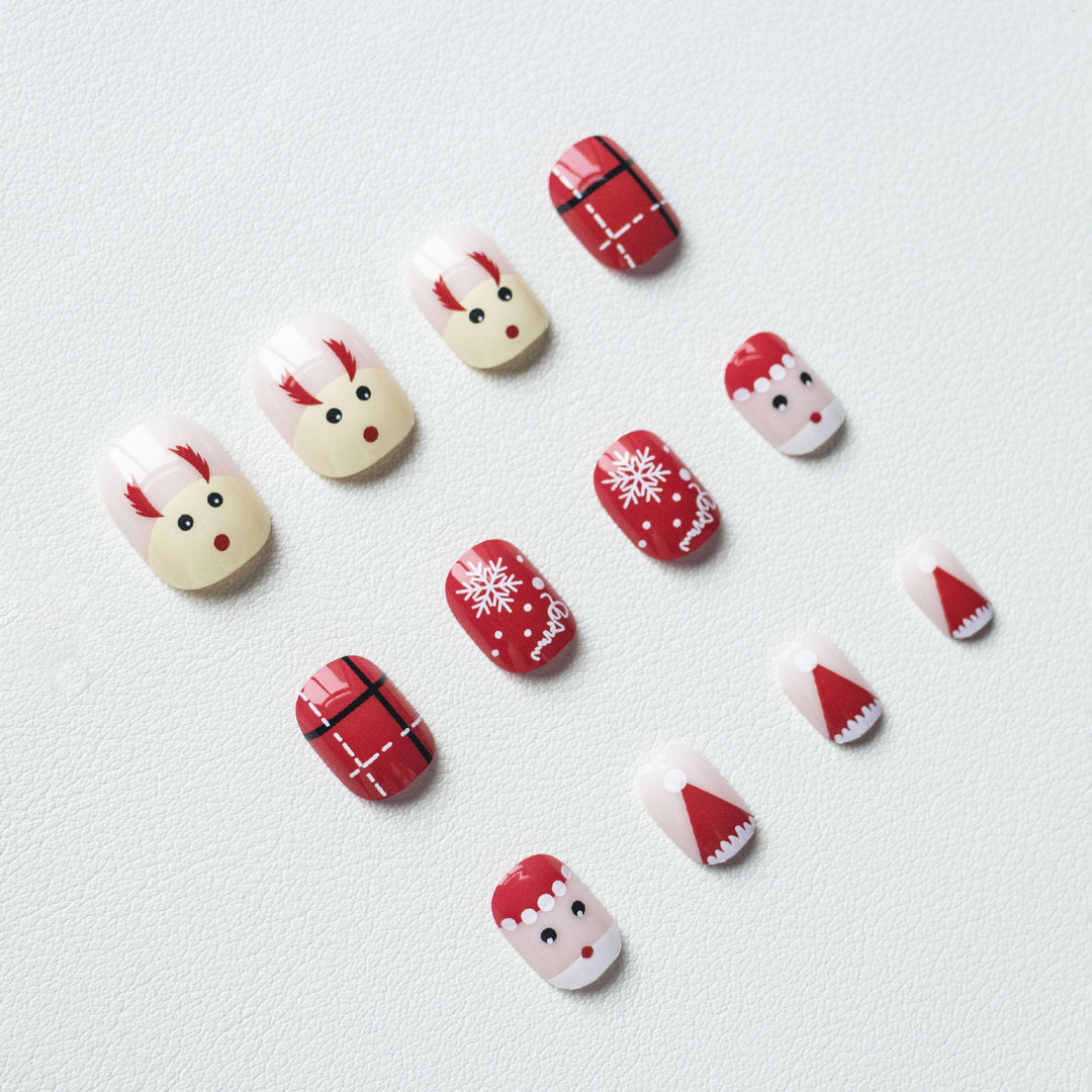 Festive Holiday-Themed Nail Art Kit