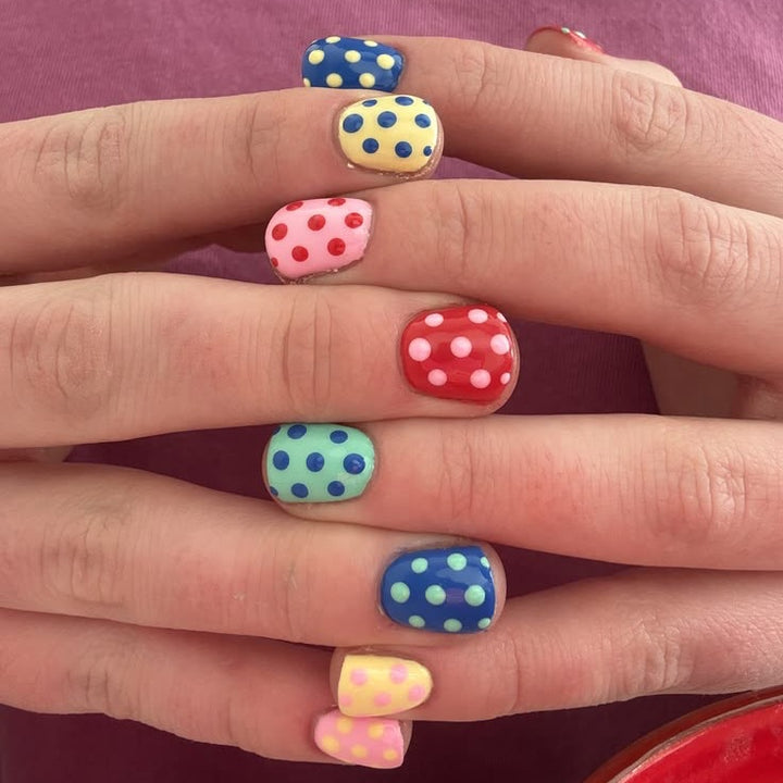 Artificial nail set with colorful dots and cheerful designs Kalsten