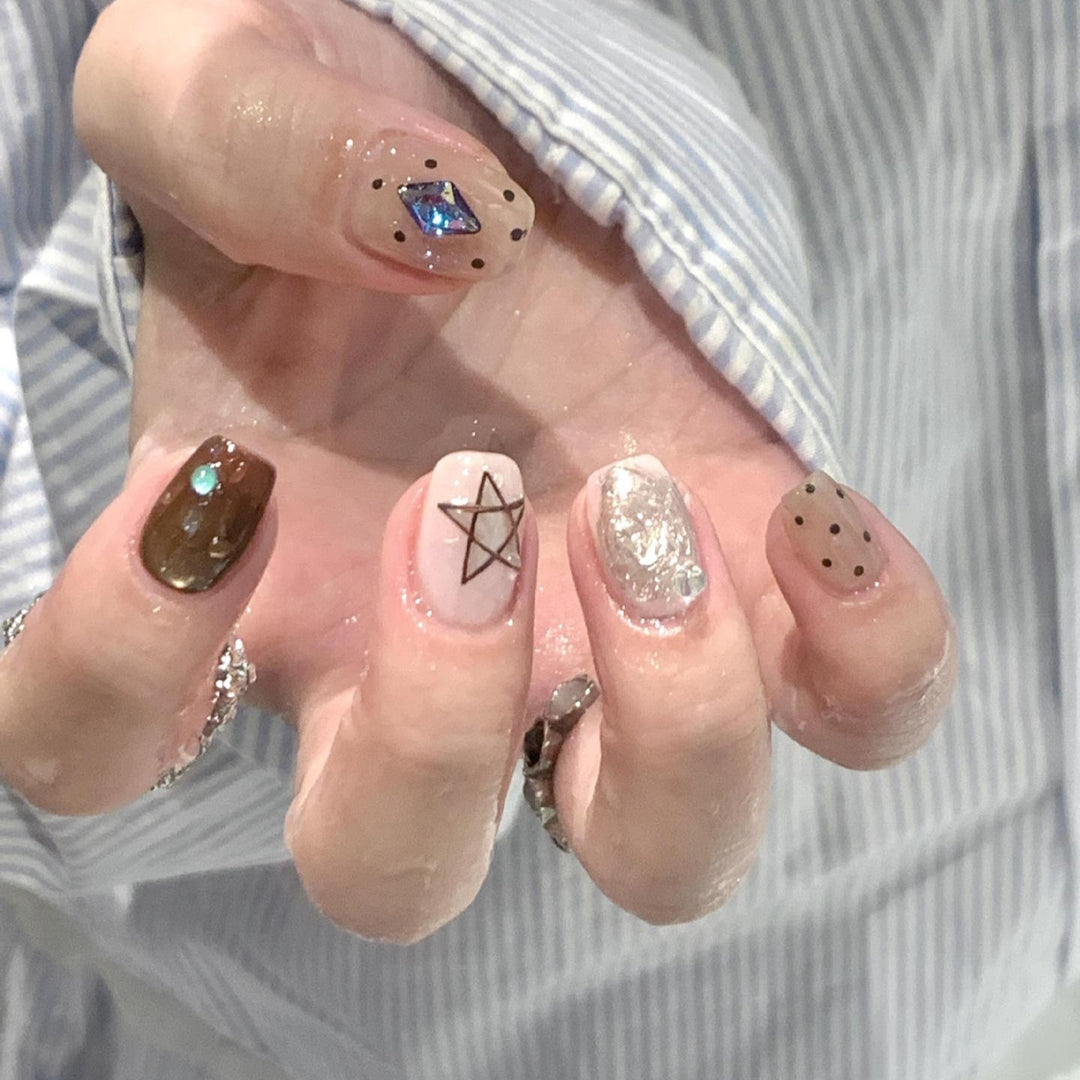 Artificial Nail Set with Creative Geometric and Sparkling Accents Kalsten