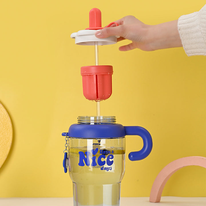 Unisex drinking cup with integrated straw and spill protection Kalsten