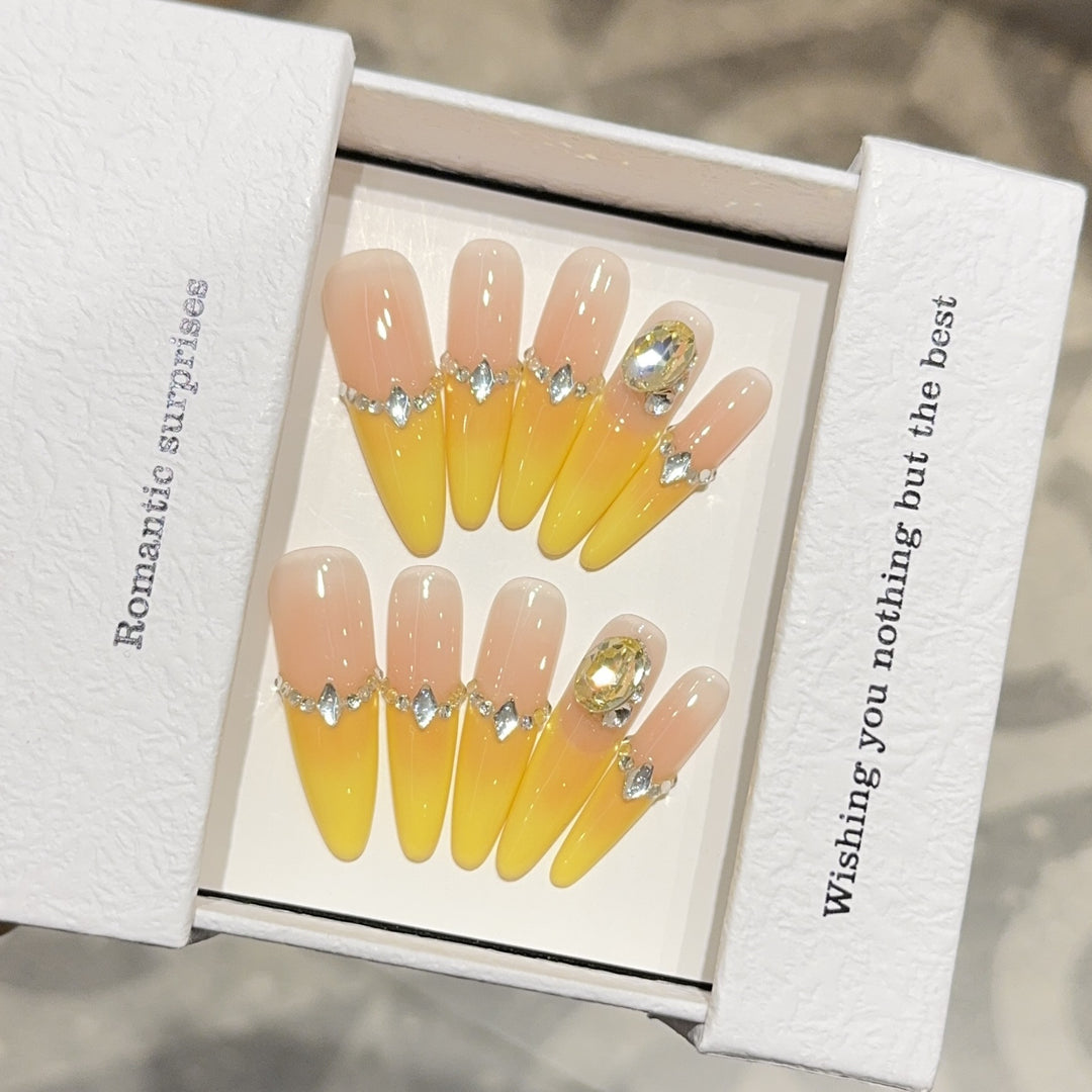 Artificial nails with luxurious glitter and gradient color Kalsten