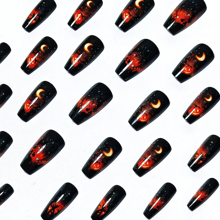 Halloween-Themed Glow-in-the-Dark Nail Art Kalsten