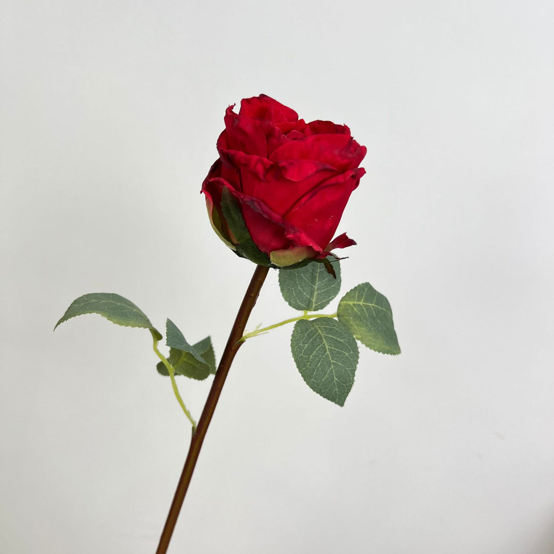 Natural Looking Floral Decor