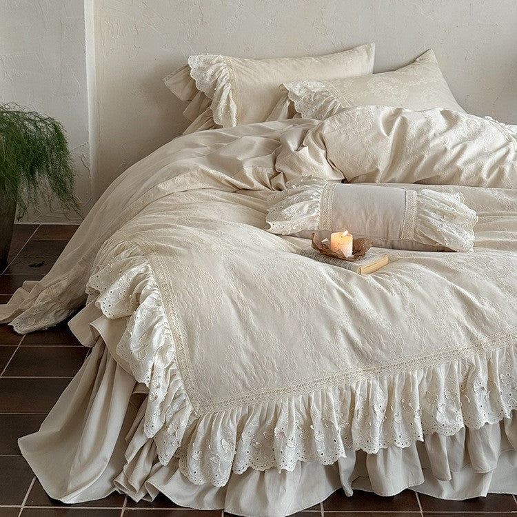Decorative bedspread with double lace ruffle