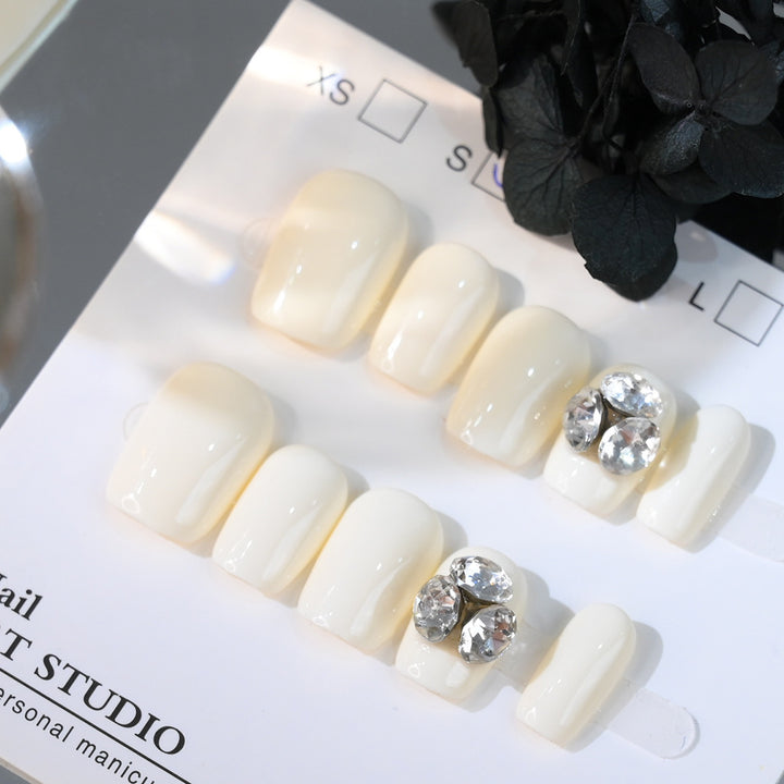 Decorative Rhinestone Press-On Nail Set Kalsten