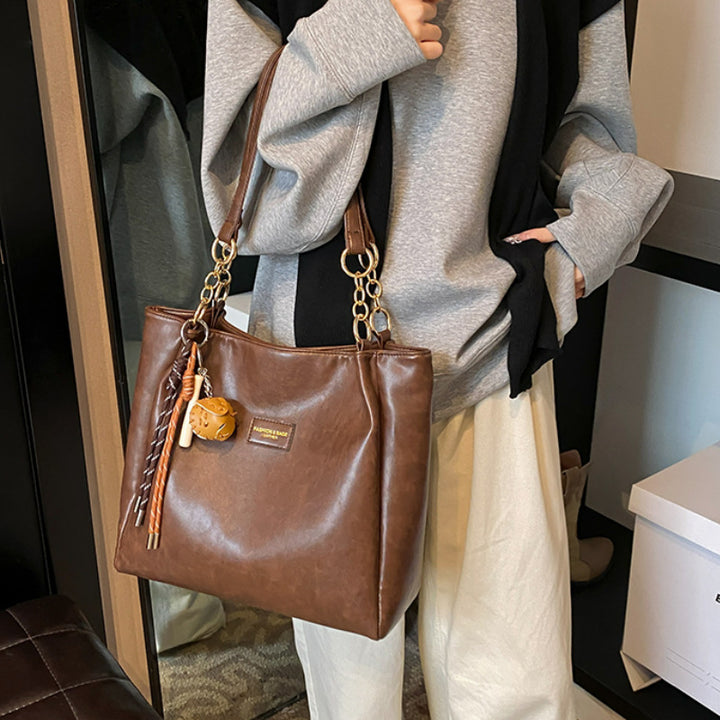 Luxurious Vintage-Inspired Handbag Kalsten