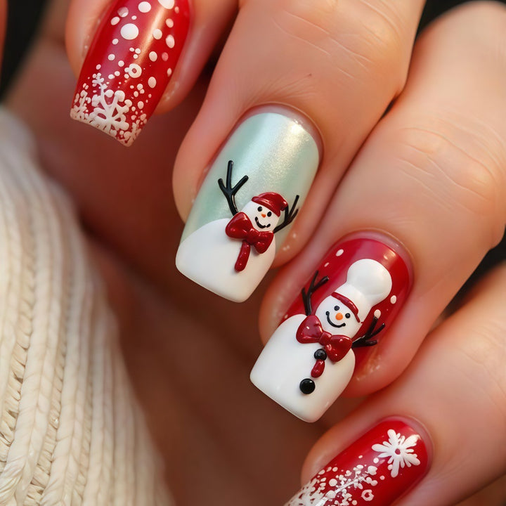 Artificial nails with festive Christmas designs Kalsten