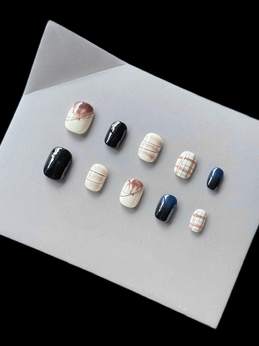 Artistic Press-On Nail Set with Abstract Marble Design
