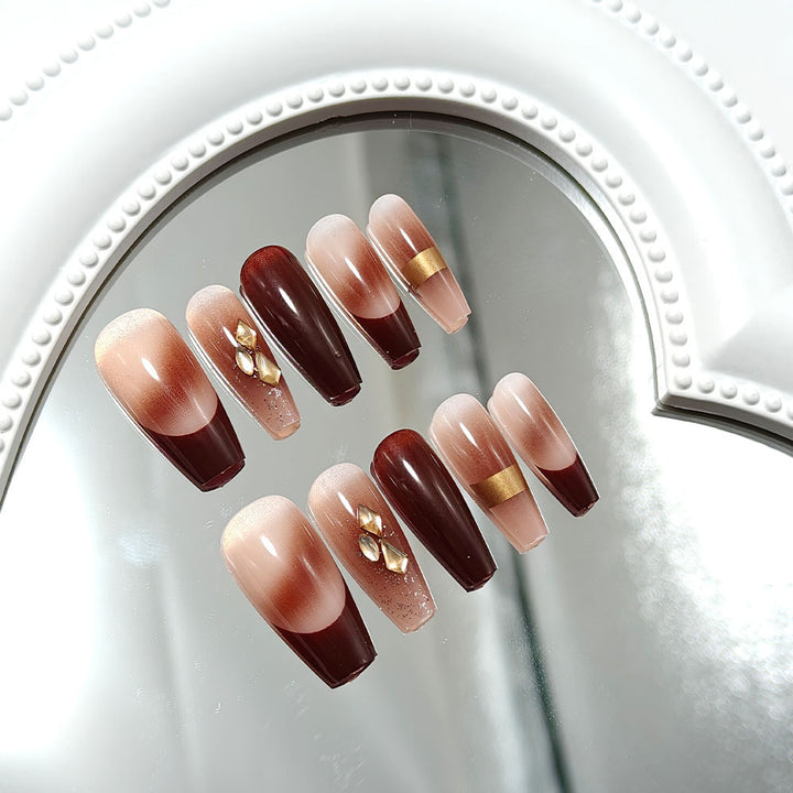 Luxurious artificial nails with glamorous decorations Kalsten