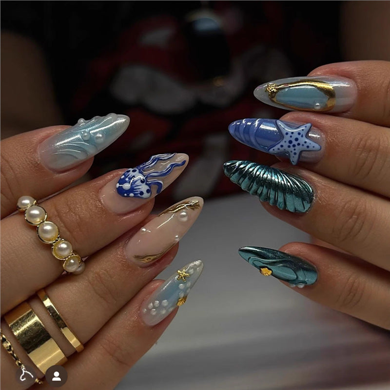 Artistic Beach-Inspired Press-On Nail Art Kalsten