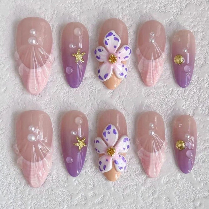 Artistic Floral and Star-Embellished Press-On Nail Set Kalsten