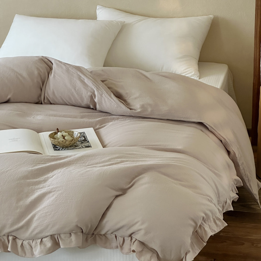 Bedding set with ruffles and extra soft cotton-linen quality