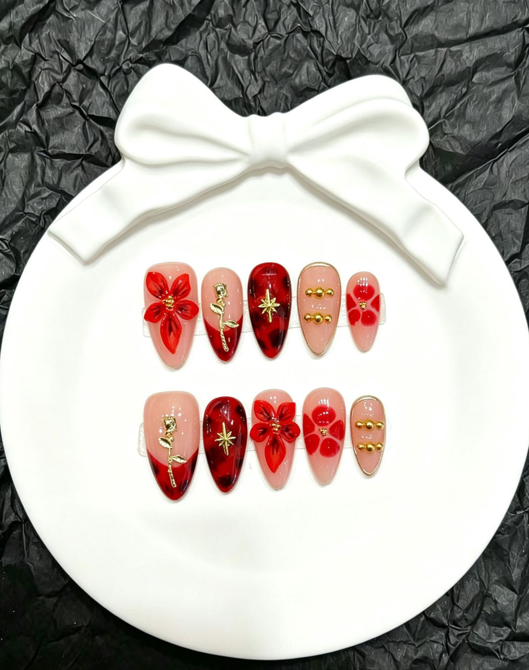 Artistic Floral Design Press-On Nail Art