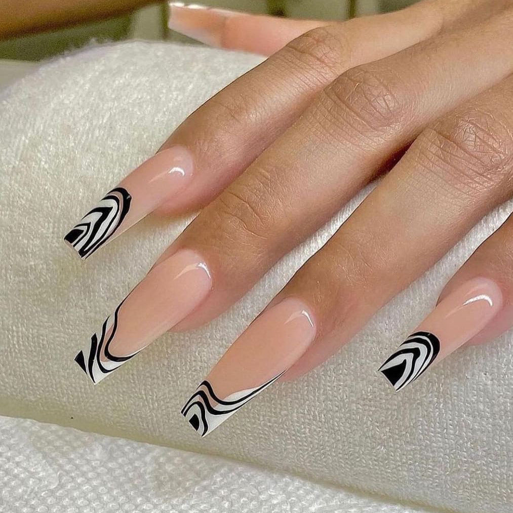 Artful Nail Extensions with Elegant Black-White Pattern Kalsten
