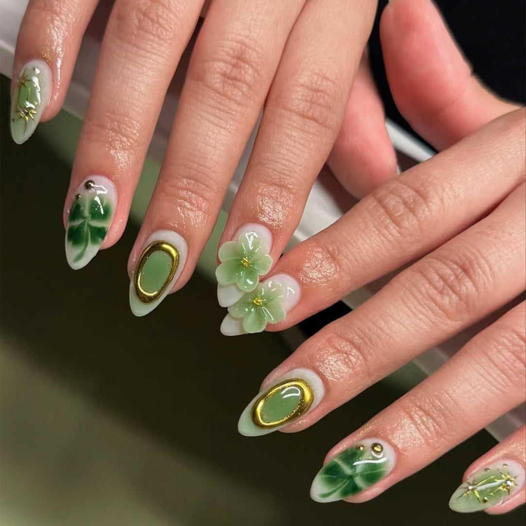 Nail art with botanical designs Kalsten