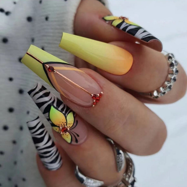 Creative press-on nails with flower and animal designs Kalsten