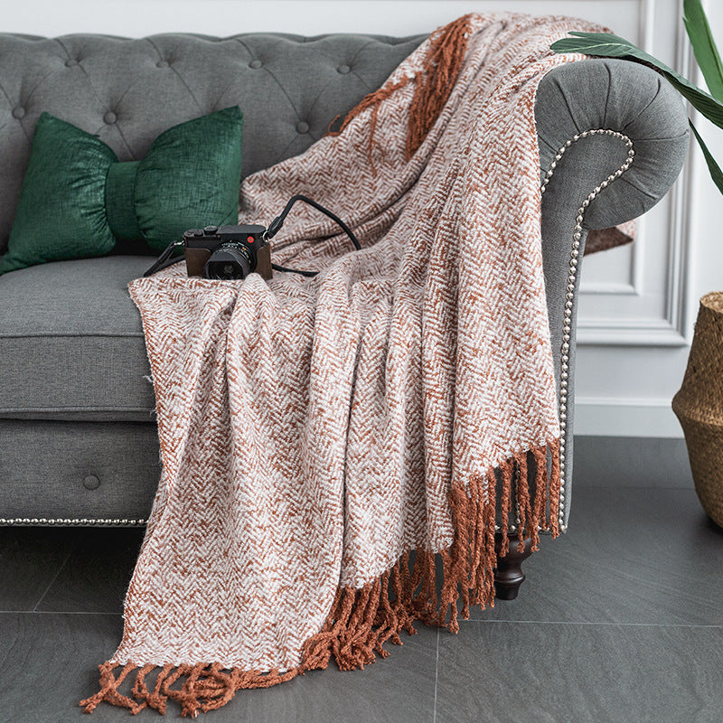Throw blanket and plaid with herringbone structure, soft cotton blend and decorative fringes Kalsten
