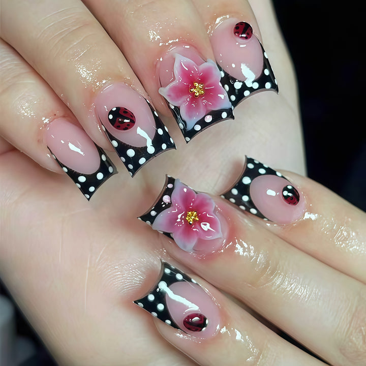 Floral-Patterned Nail Art Extensions Kalsten