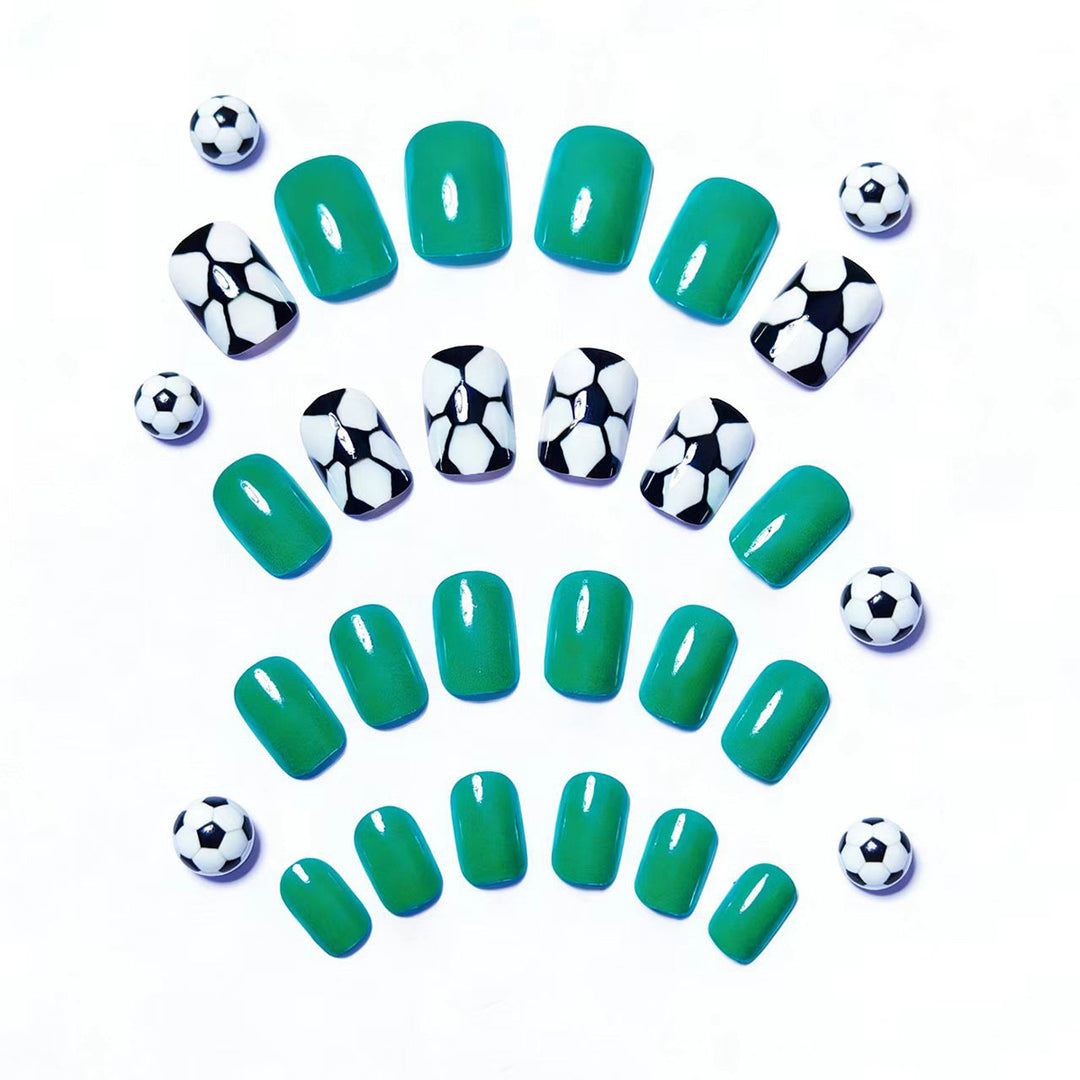 Artificial nails in sporty football design Kalsten