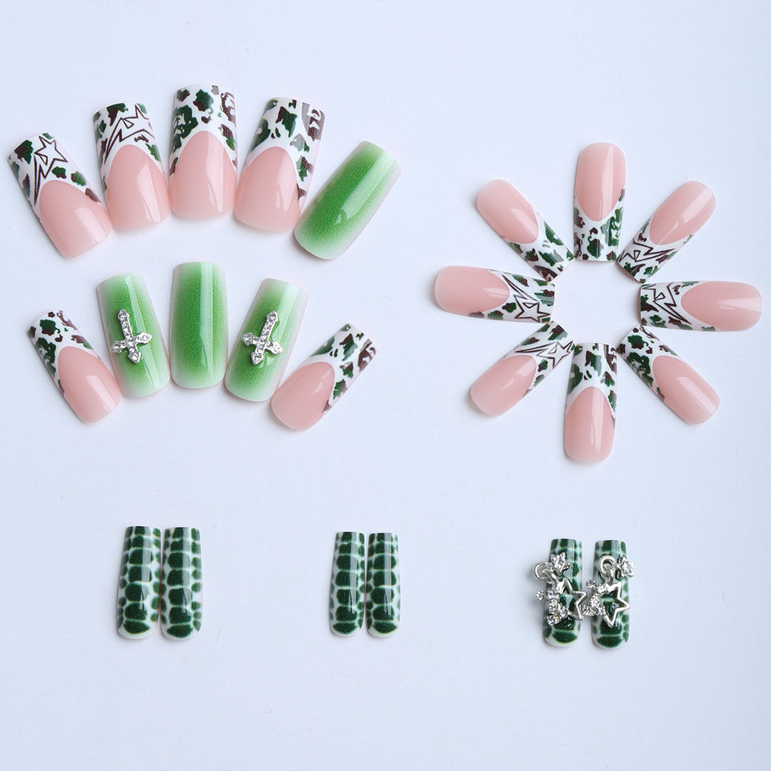Artificial nails with striking design Kalsten