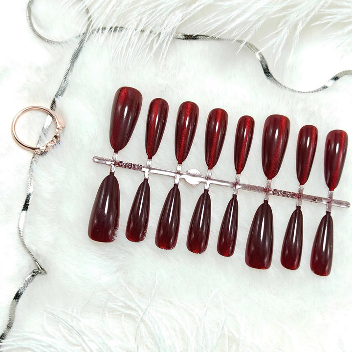 Artificial nails in elegant drop design Kalsten