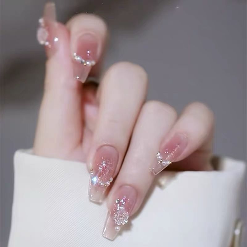Trendy moon and star design artificial nails Kalsten