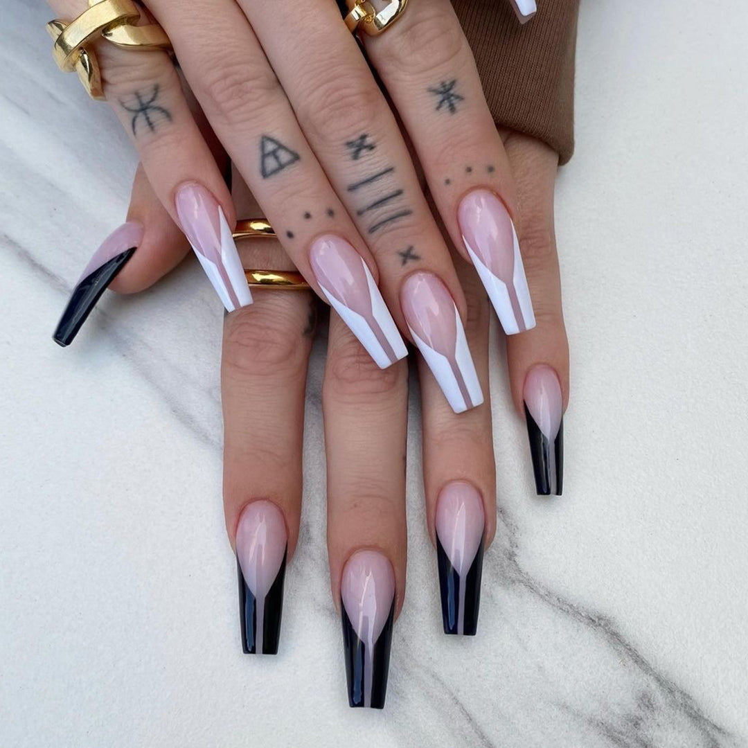 Nail art with heart and lip designs Kalsten