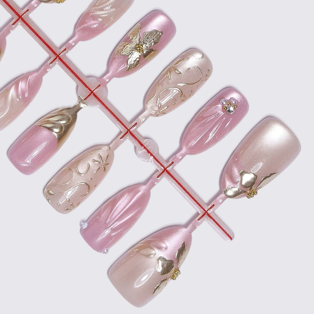 Elegant artificial nail set with floral decorations Kalsten