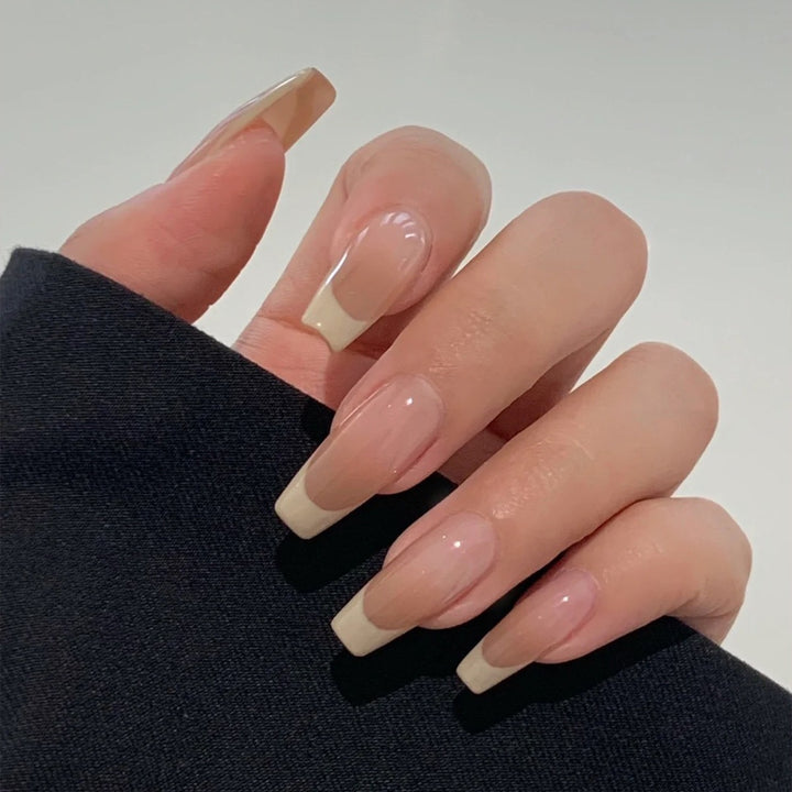 Artificial nail set with classic French tips Kalsten