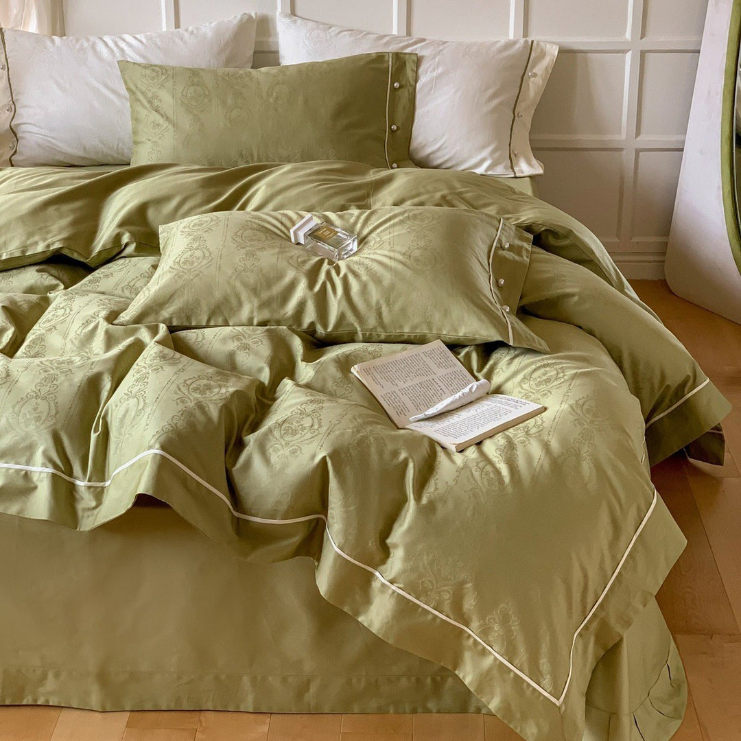Luxurious cotton satin bed linen set with damask jacquard and contrasting piping