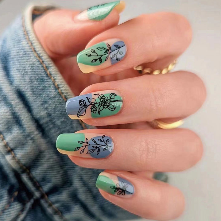 Nail art with heart and lip designs Kalsten