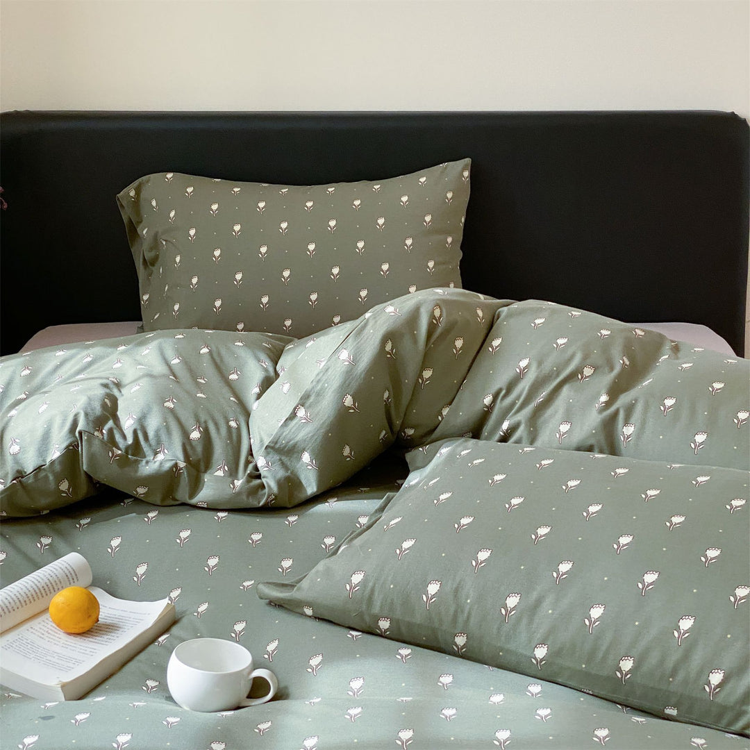 Bedding set made of cotton percale with fine all-over floral pattern