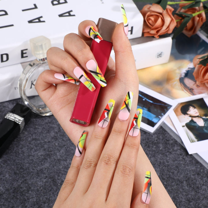 Creative artificial nails in modern 3D design Kalsten