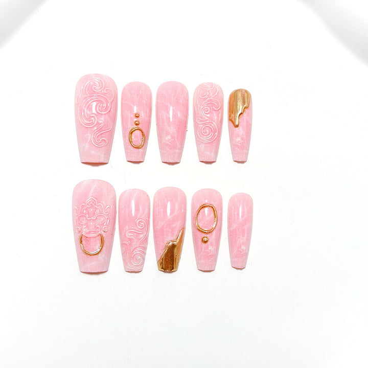 Elegant and Decorative Art Nails Kalsten