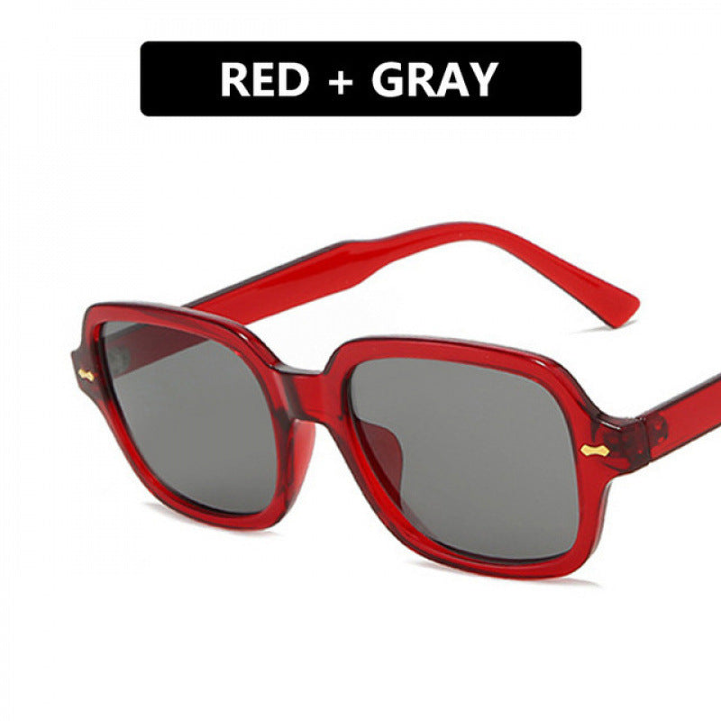 Ladies fashionable sunglasses with angular frame and yellow lenses Kalsten