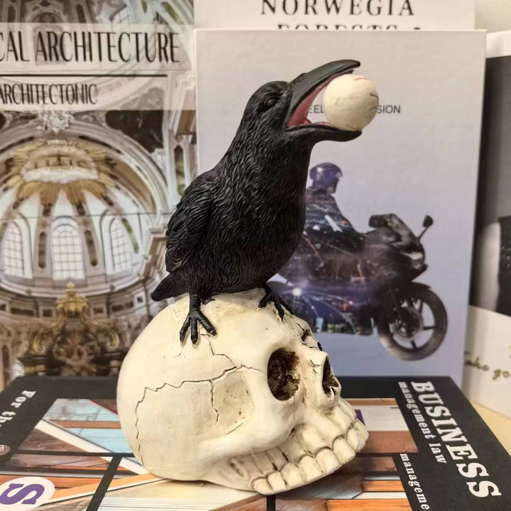 Decorative figure with raven on skull Kalsten