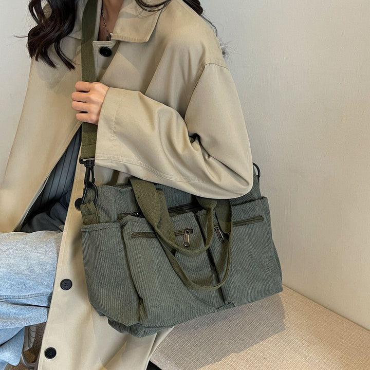 Durable shoulder bag with multiple compartments Kalsten