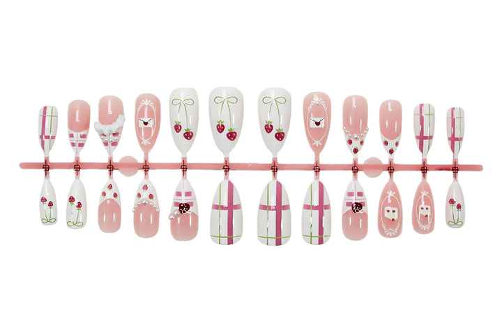 Artificial nail set with playful flowers and elaborate decorations Kalsten