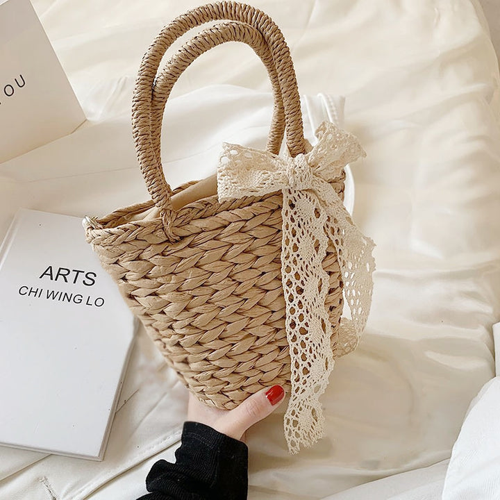 Playful basket bag with lace ribbon Kalsten