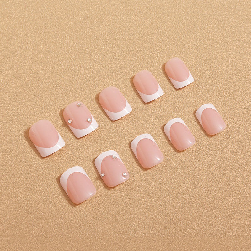 Artificial nails with elegant butterfly embellishments Kalsten