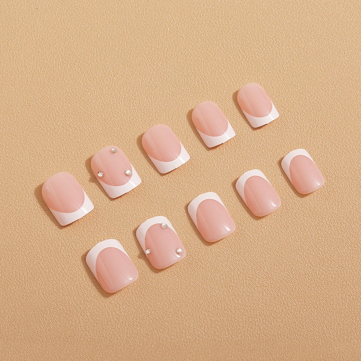 Artificial nails with elegant butterfly embellishments Kalsten