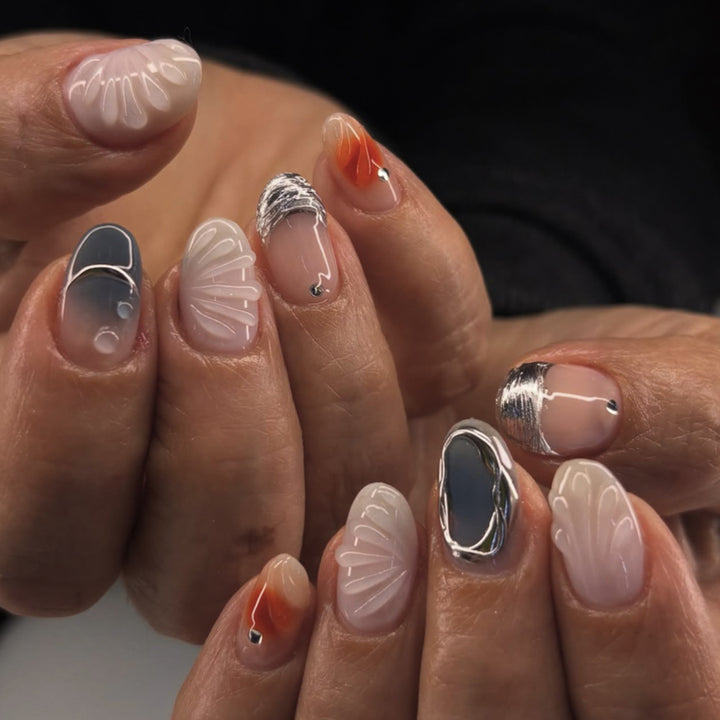 Artistic Gel Nails with Elegant Chrome Effect Kalsten