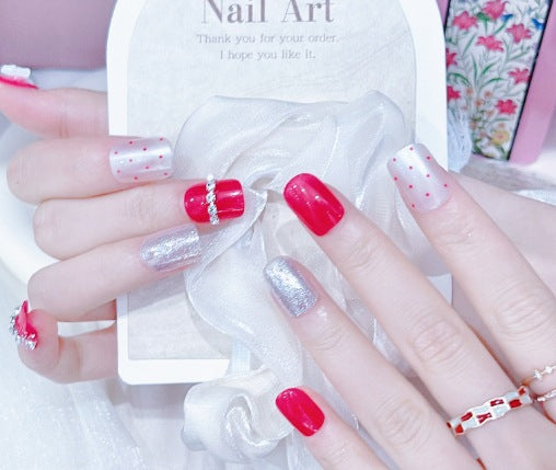 Elegant Nail Art with Gloss Finish Kalsten
